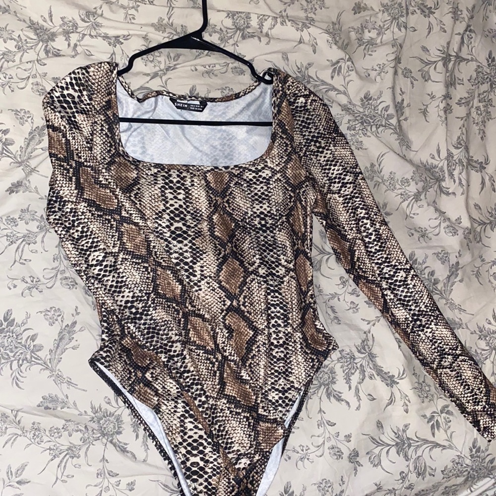 Snake print long sleeve